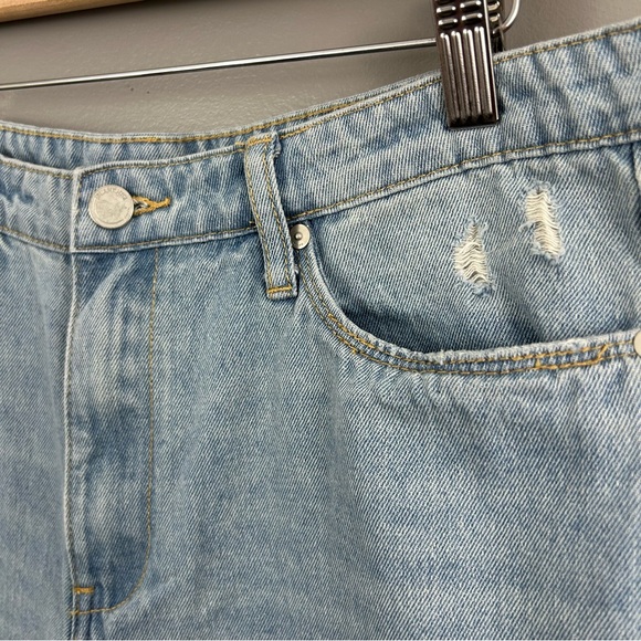 Blank NYC The Maddison Crop High Rise Blue Distressed Jeans Size 31 - Picture 2 of 8